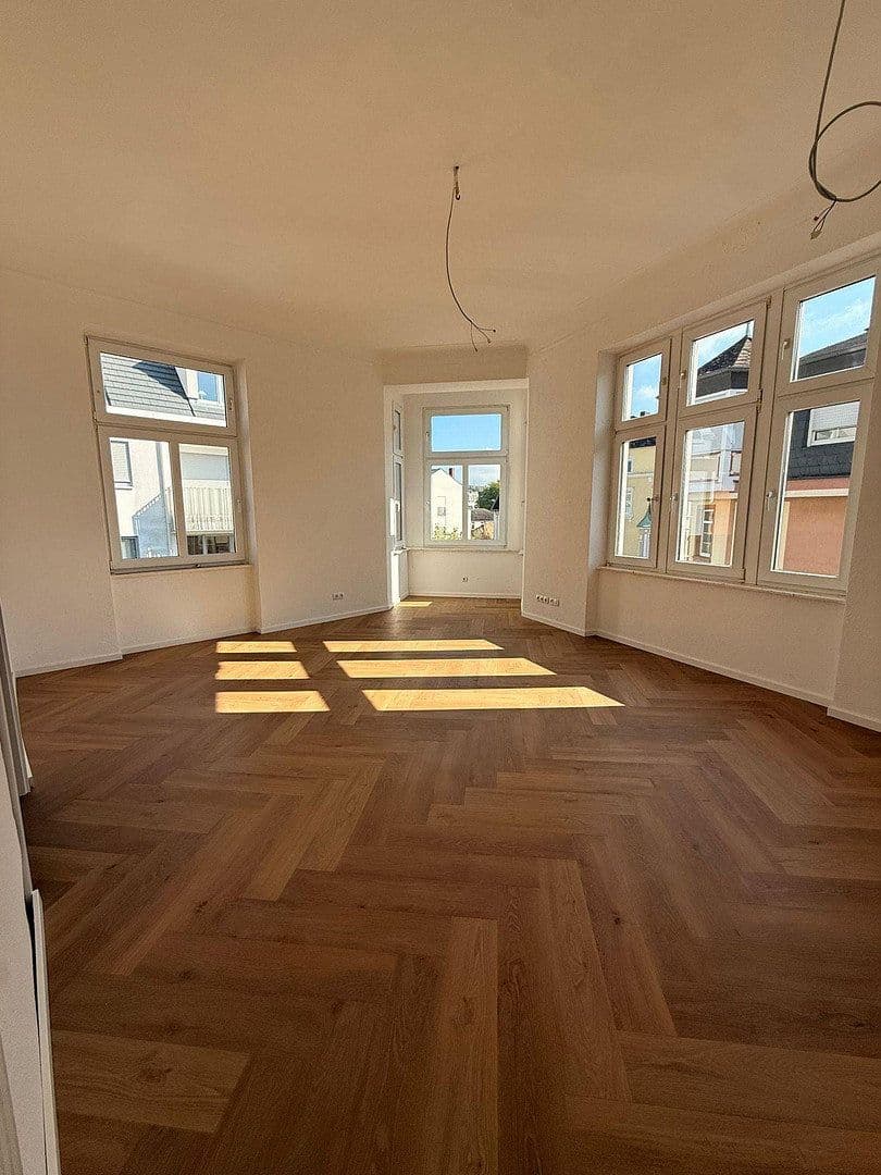 Pronájem bytu 4+1 102 m², Kreuzstrasse 18a, Bad Neuenahr-Ahrweiler, Porýní-Falc Pronájem bytu 4+1 102 m², Kreuzstrasse 18a, Bad Neuenahr-Ahrweiler, Porýní-Falc
