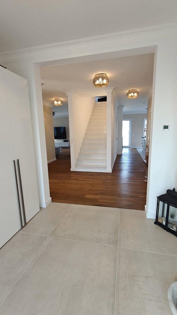 Prodej domu 227 m², pozemek 740 m², Bremen, Bremen Prodej domu 227 m², pozemek 740 m², Bremen, Bremen