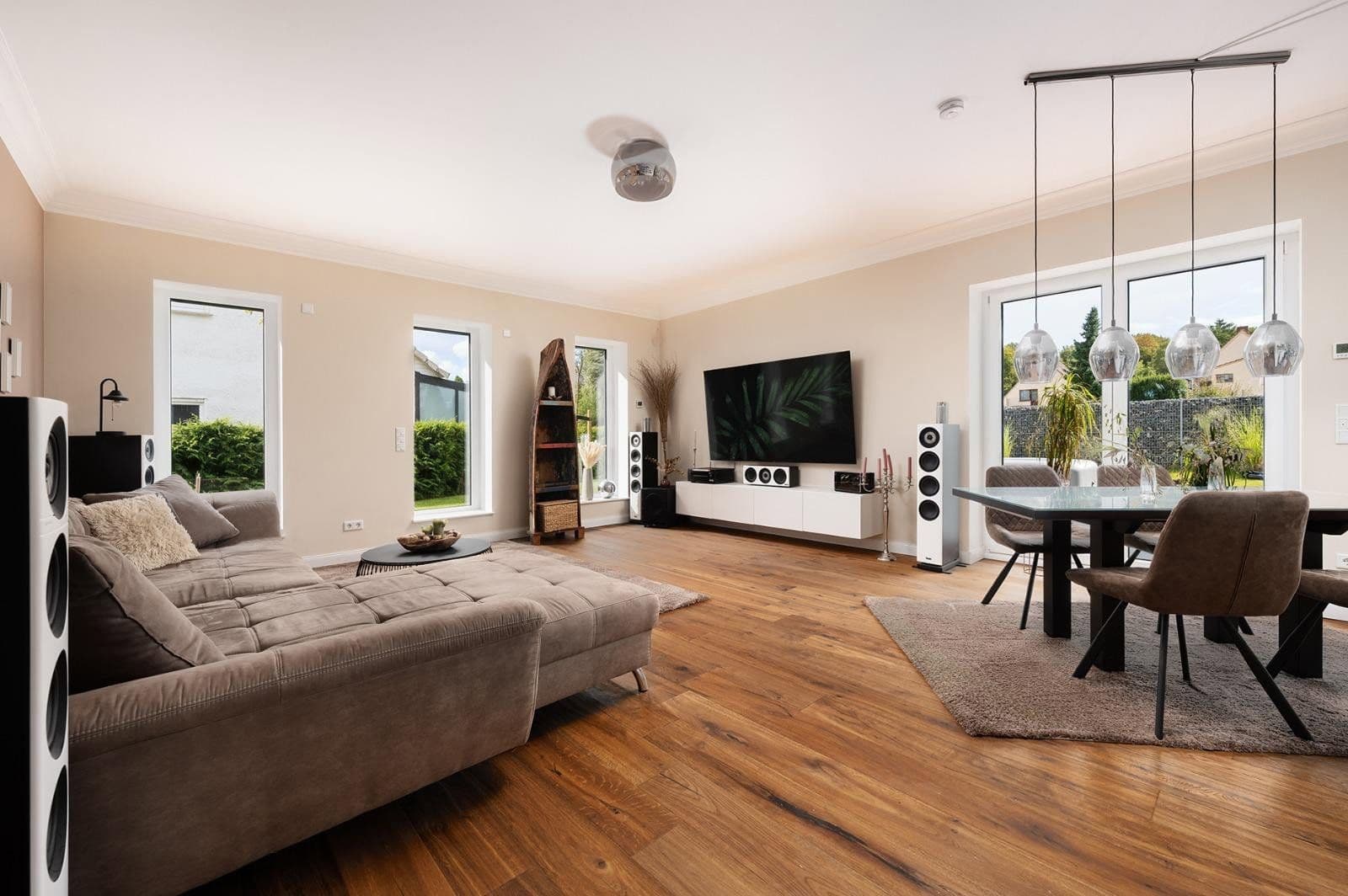 Prodej domu 227 m², pozemek 740 m², Bremen, Bremen Prodej domu 227 m², pozemek 740 m², Bremen, Bremen