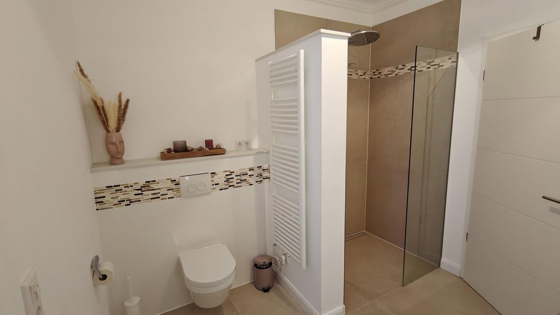 Prodej domu 227 m², pozemek 740 m², Bremen, Bremen Prodej domu 227 m², pozemek 740 m², Bremen, Bremen