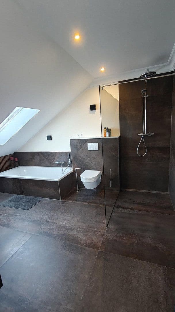 Prodej domu 227 m², pozemek 740 m², Bremen, Bremen Prodej domu 227 m², pozemek 740 m², Bremen, Bremen