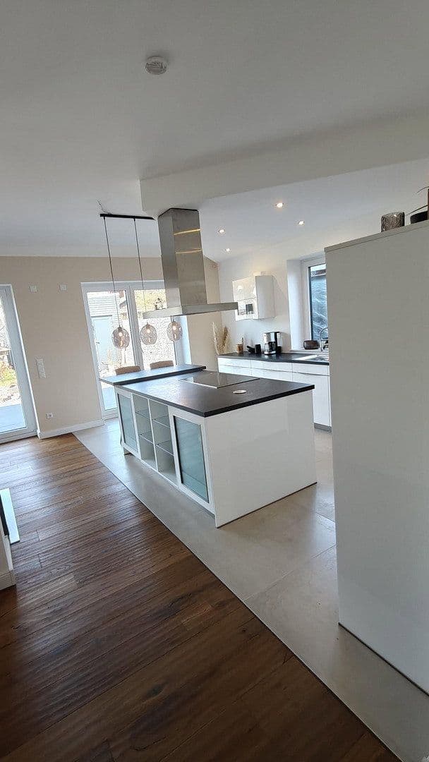 Prodej domu 227 m², pozemek 740 m², Bremen, Bremen Prodej domu 227 m², pozemek 740 m², Bremen, Bremen