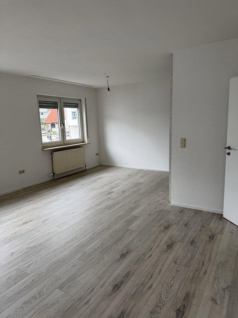 Pronájem bytu 3+1 84 m², Kirchardt, Bádensko-Württembersko Pronájem bytu 3+1 84 m², Kirchardt, Bádensko-Württembersko