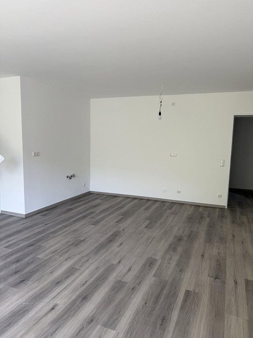Pronájem bytu 2+1 75 m², Düsseldorf, Severní Porýní-Vestfálsko Pronájem bytu 2+1 75 m², Düsseldorf, Severní Porýní-Vestfálsko