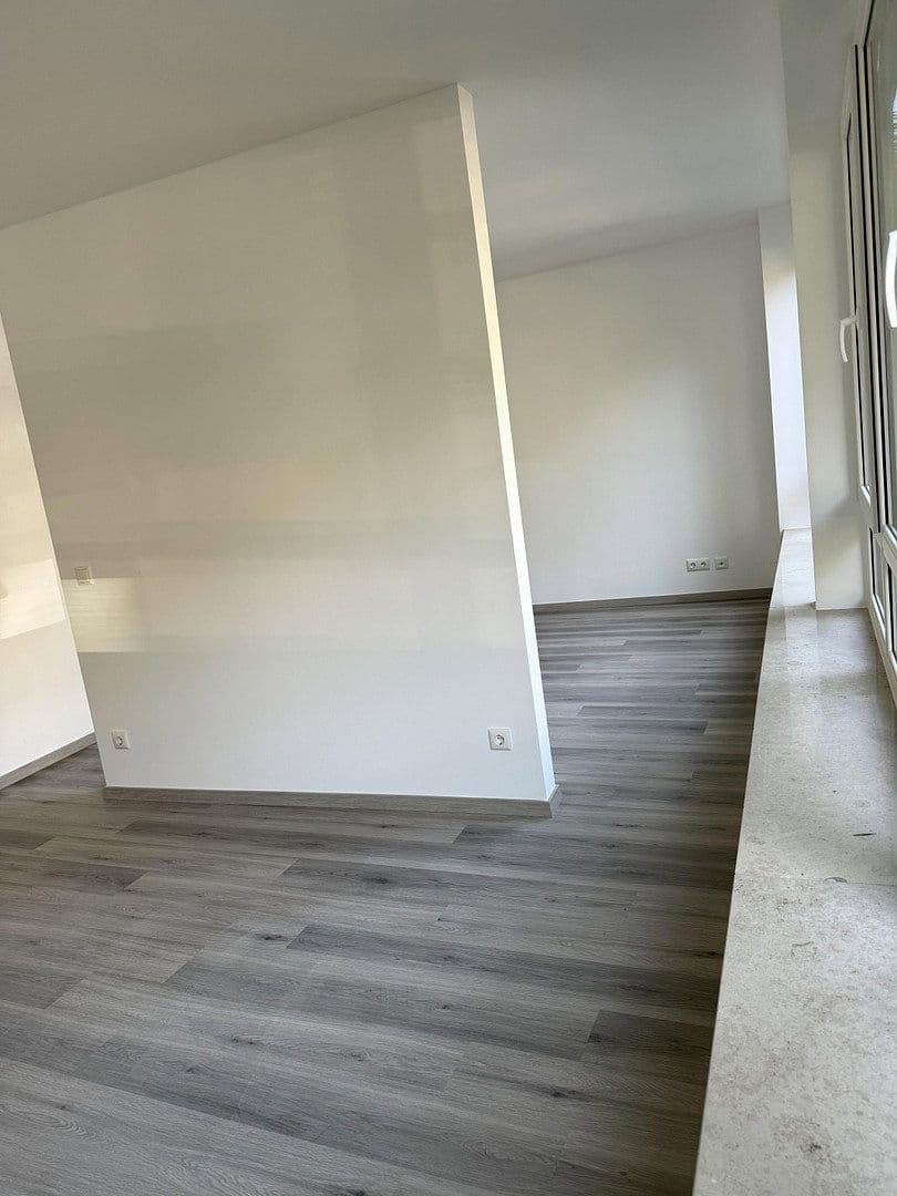 Pronájem bytu 2+1 75 m², Düsseldorf, Severní Porýní-Vestfálsko Pronájem bytu 2+1 75 m², Düsseldorf, Severní Porýní-Vestfálsko