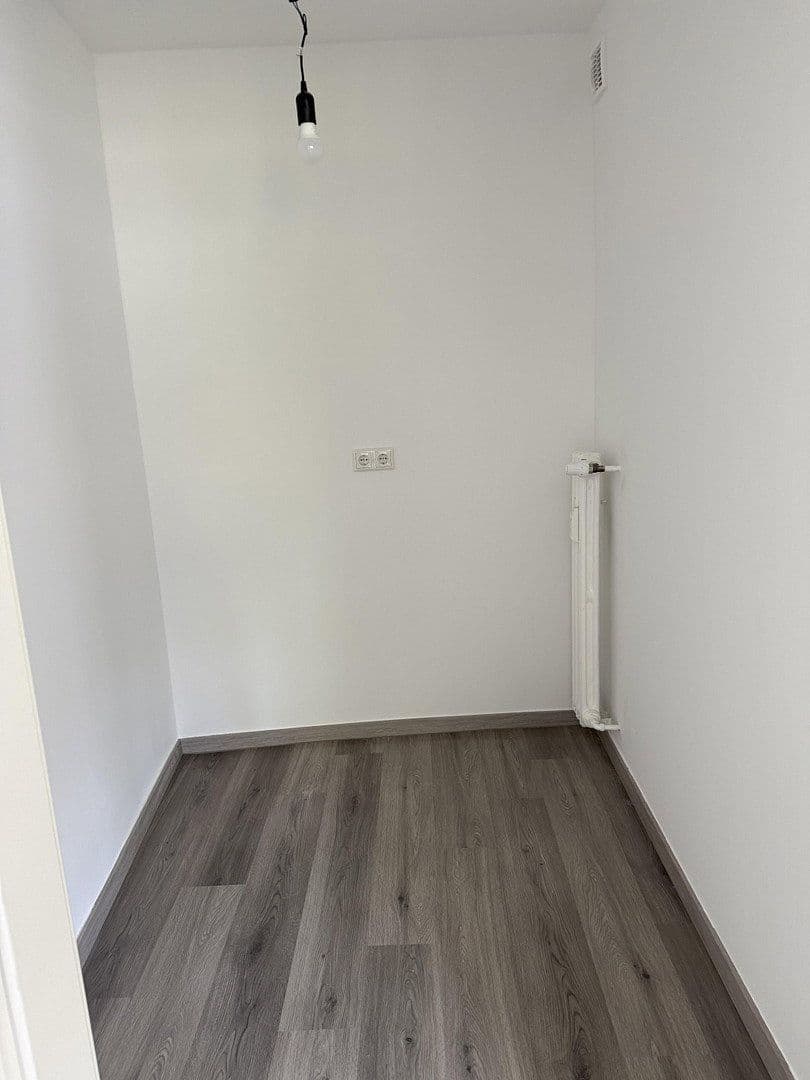 Pronájem bytu 2+1 75 m², Düsseldorf, Severní Porýní-Vestfálsko Pronájem bytu 2+1 75 m², Düsseldorf, Severní Porýní-Vestfálsko