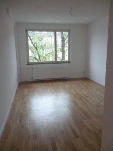 Pronájem bytu 2+1 53 m², Landhausstr., Stuttgart, Bádensko-Württembersko Pronájem bytu 2+1 53 m², Landhausstr., Stuttgart, Bádensko-Württembersko