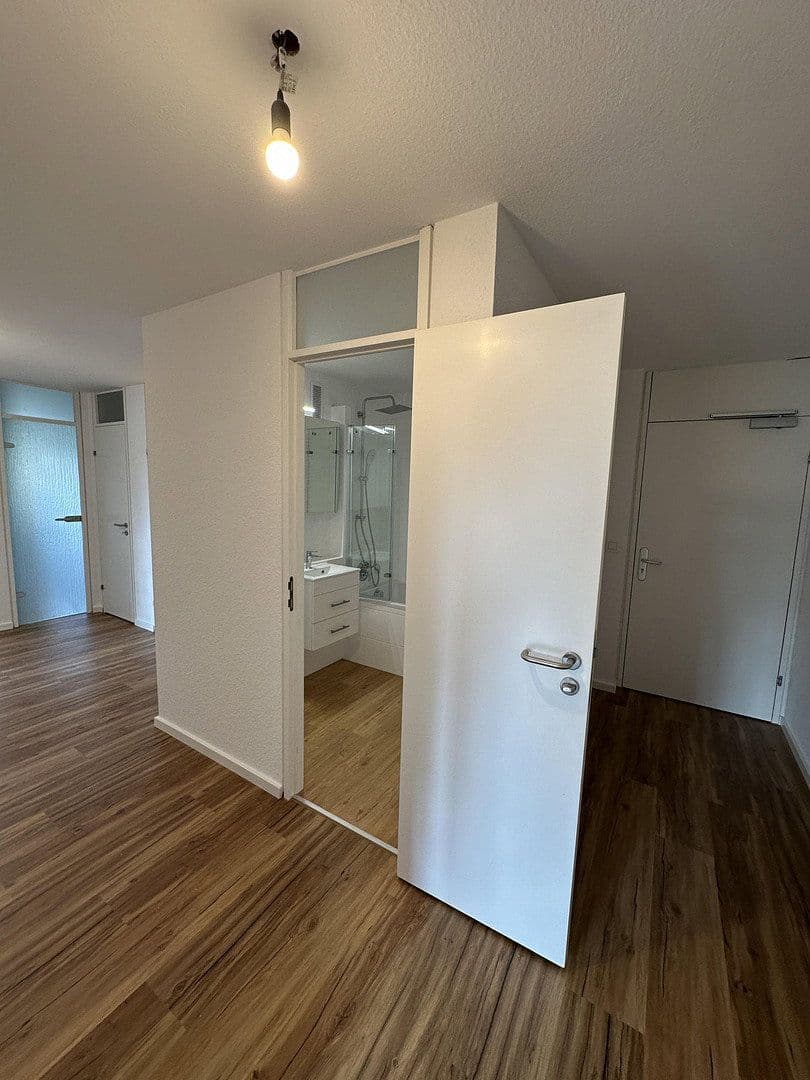 Pronájem bytu 3+1 80 m², Unterboihinger Straße 61, Oberboihingen, Bádensko-Württembersko Pronájem bytu 3+1 80 m², Unterboihinger Straße 61, Oberboihingen, Bádensko-Württembersko