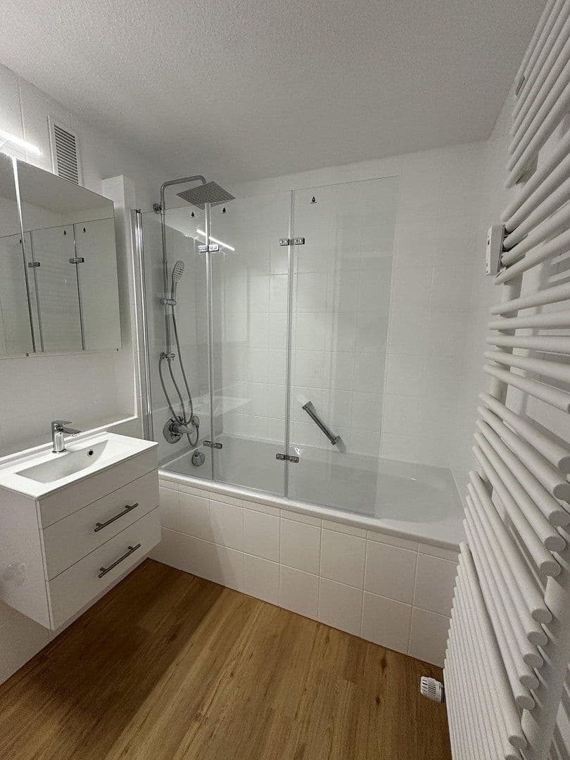 Pronájem bytu 3+1 80 m², Unterboihinger Straße 61, Oberboihingen, Bádensko-Württembersko Pronájem bytu 3+1 80 m², Unterboihinger Straße 61, Oberboihingen, Bádensko-Württembersko