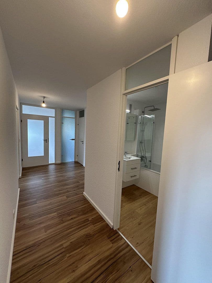 Pronájem bytu 3+1 80 m², Unterboihinger Straße 61, Oberboihingen, Bádensko-Württembersko Pronájem bytu 3+1 80 m², Unterboihinger Straße 61, Oberboihingen, Bádensko-Württembersko