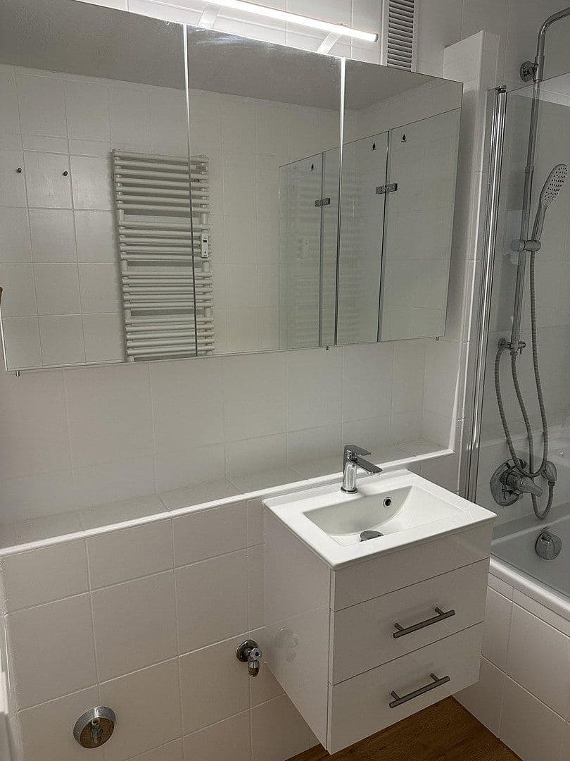 Pronájem bytu 3+1 80 m², Unterboihinger Straße 61, Oberboihingen, Bádensko-Württembersko Pronájem bytu 3+1 80 m², Unterboihinger Straße 61, Oberboihingen, Bádensko-Württembersko