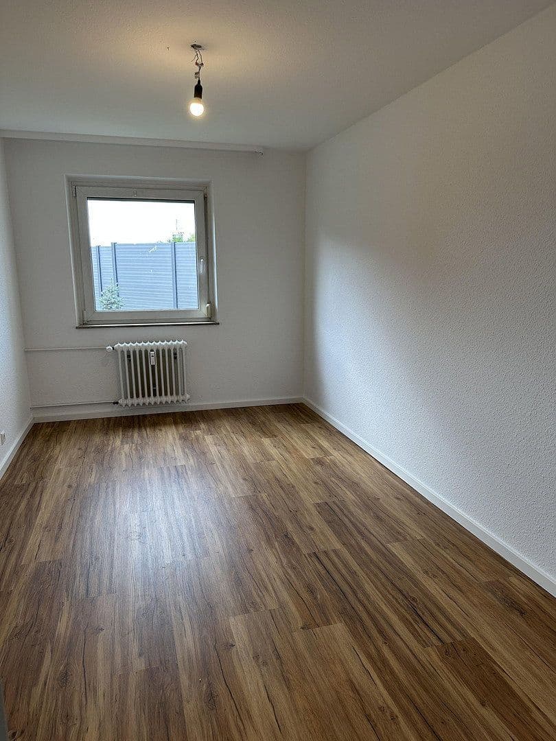 Pronájem bytu 3+1 80 m², Unterboihinger Straße 61, Oberboihingen, Bádensko-Württembersko Pronájem bytu 3+1 80 m², Unterboihinger Straße 61, Oberboihingen, Bádensko-Württembersko