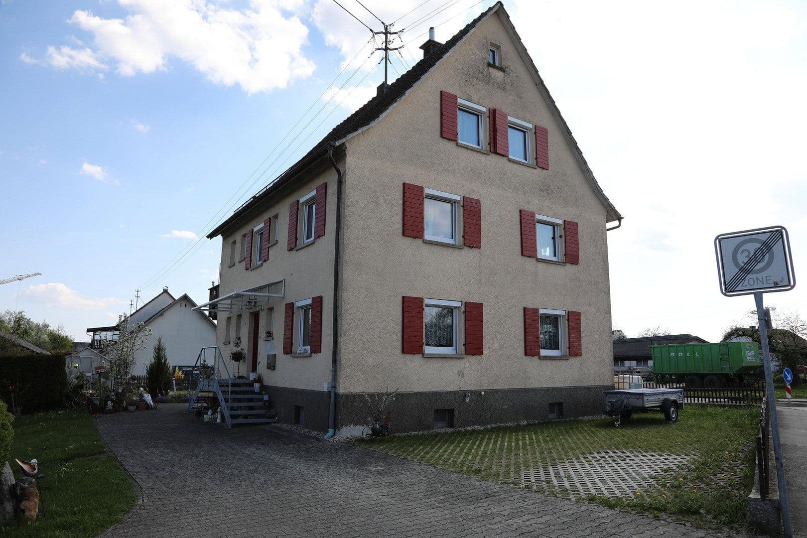 Prodej domu 200 m², pozemek 1.159 m², Ebersbach-Musbach, Bádensko-Württembersko Prodej domu 200 m², pozemek 1.159 m², Ebersbach-Musbach, Bádensko-Württembersko