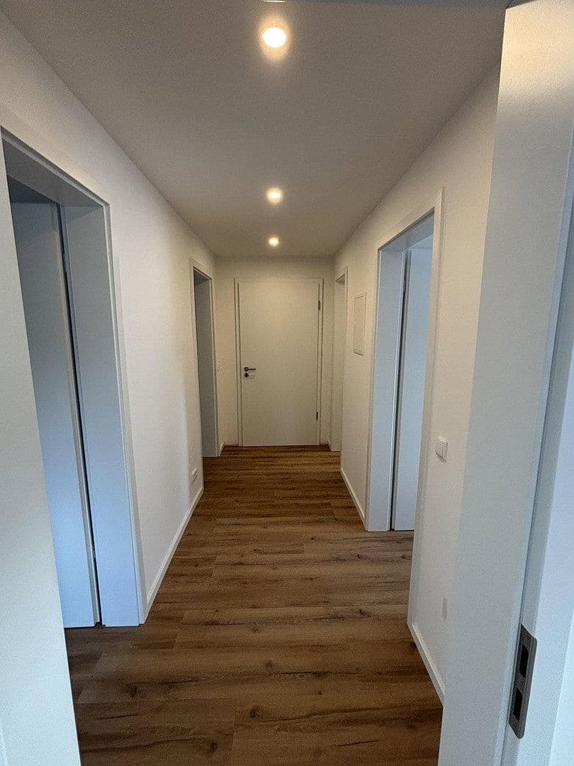 Pronájem bytu 3+1 63 m², Miltenbergstraße 18, Augsburg, Bavorsko Pronájem bytu 3+1 63 m², Miltenbergstraße 18, Augsburg, Bavorsko