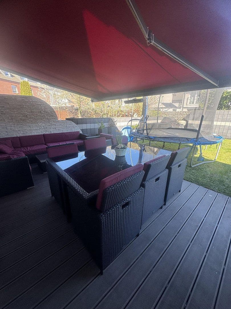 Prodej domu 145 m², pozemek 291 m², Duisburg, Severní Porýní-Vestfálsko Prodej domu 145 m², pozemek 291 m², Duisburg, Severní Porýní-Vestfálsko