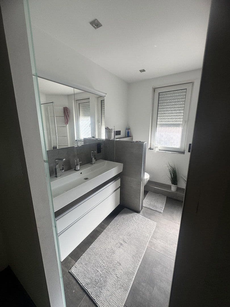 Prodej domu 145 m², pozemek 291 m², Duisburg, Severní Porýní-Vestfálsko Prodej domu 145 m², pozemek 291 m², Duisburg, Severní Porýní-Vestfálsko