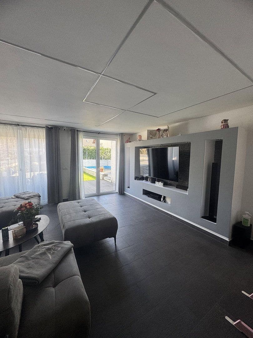 Prodej domu 145 m², pozemek 291 m², Duisburg, Severní Porýní-Vestfálsko Prodej domu 145 m², pozemek 291 m², Duisburg, Severní Porýní-Vestfálsko