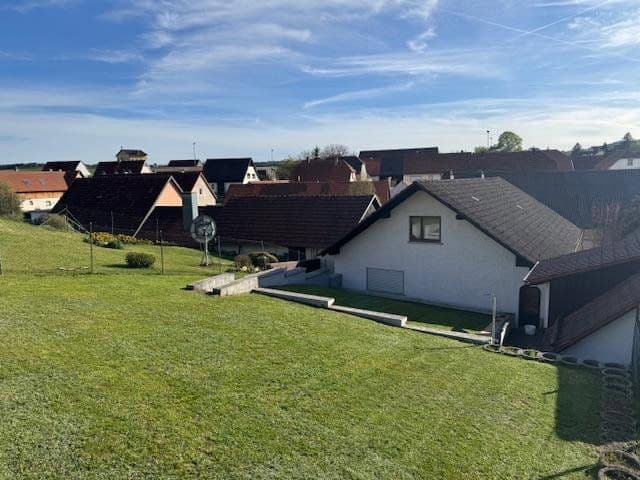 Prodej domu 125 m², pozemek 650 m², Sommerbergstraße 5, Sondheim vor der Rhön, Bavorsko Prodej domu 125 m², pozemek 650 m², Sommerbergstraße 5, Sondheim vor der Rhön, Bavorsko