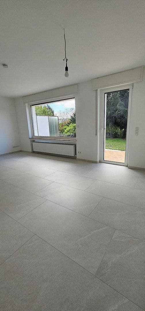 Pronájem domu 85 m², pozemek 254 m², Wiesbaden, Hessen Pronájem domu 85 m², pozemek 254 m², Wiesbaden, Hessen