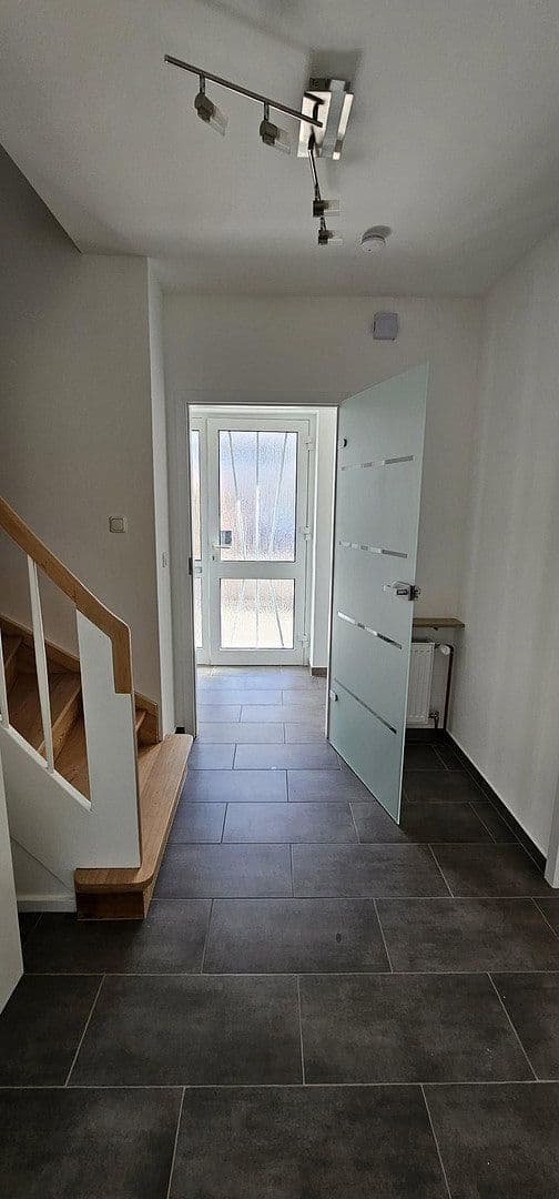 Pronájem domu 85 m², pozemek 254 m², Wiesbaden, Hessen Pronájem domu 85 m², pozemek 254 m², Wiesbaden, Hessen