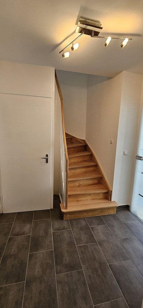 Pronájem domu 85 m², pozemek 254 m², Wiesbaden, Hessen Pronájem domu 85 m², pozemek 254 m², Wiesbaden, Hessen