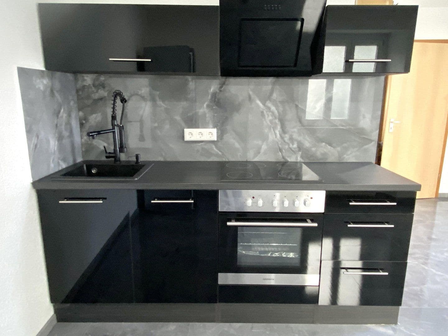 Pronájem bytu 1+1 32 m², Steinatalstr, Waldshut-Tiengen, Bádensko-Württembersko Pronájem bytu 1+1 32 m², Steinatalstr, Waldshut-Tiengen, Bádensko-Württembersko