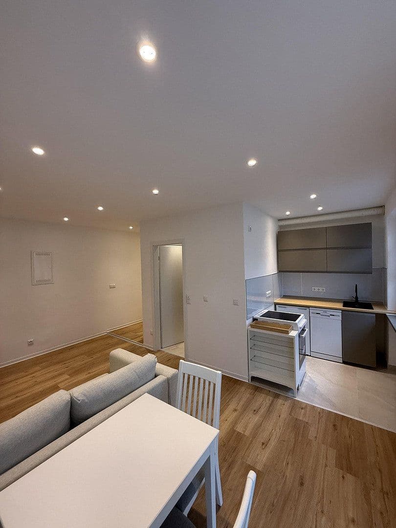 Pronájem bytu 2+1 48 m², Fäustlestraße 2, München, Bavorsko Pronájem bytu 2+1 48 m², Fäustlestraße 2, München, Bavorsko