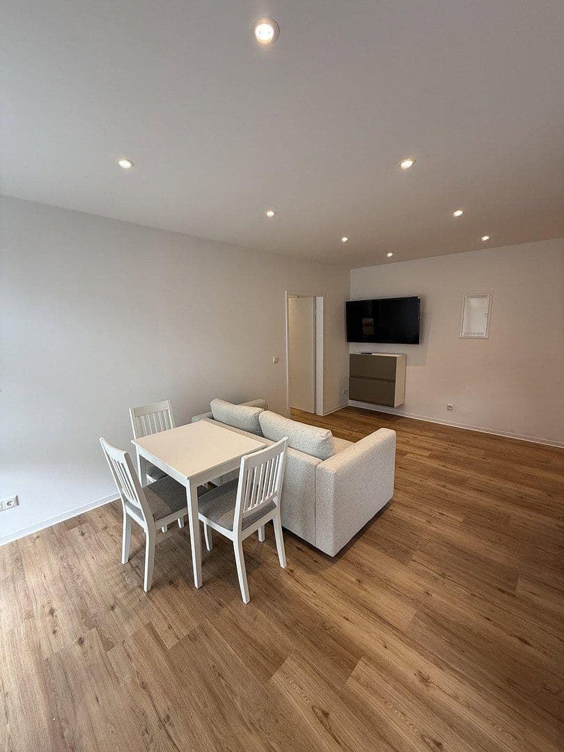 Pronájem bytu 2+1 48 m², Fäustlestraße 2, München, Bavorsko Pronájem bytu 2+1 48 m², Fäustlestraße 2, München, Bavorsko