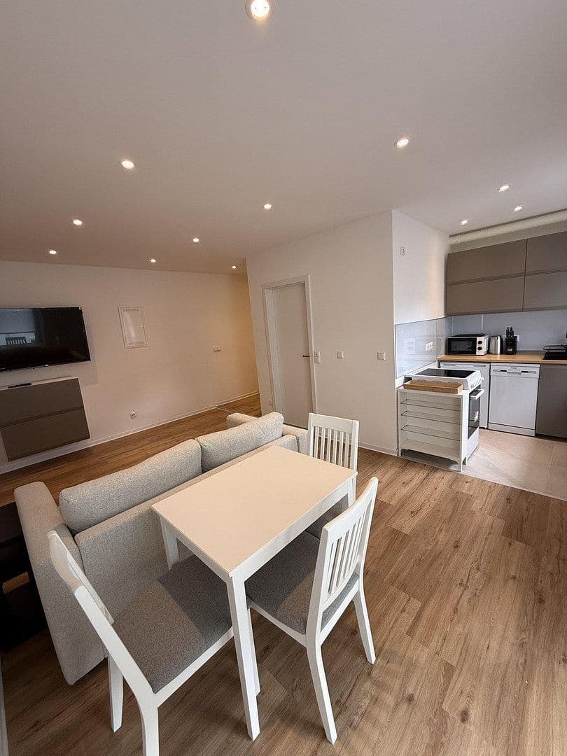 Pronájem bytu 2+1 48 m², Fäustlestraße 2, München, Bavorsko Pronájem bytu 2+1 48 m², Fäustlestraße 2, München, Bavorsko