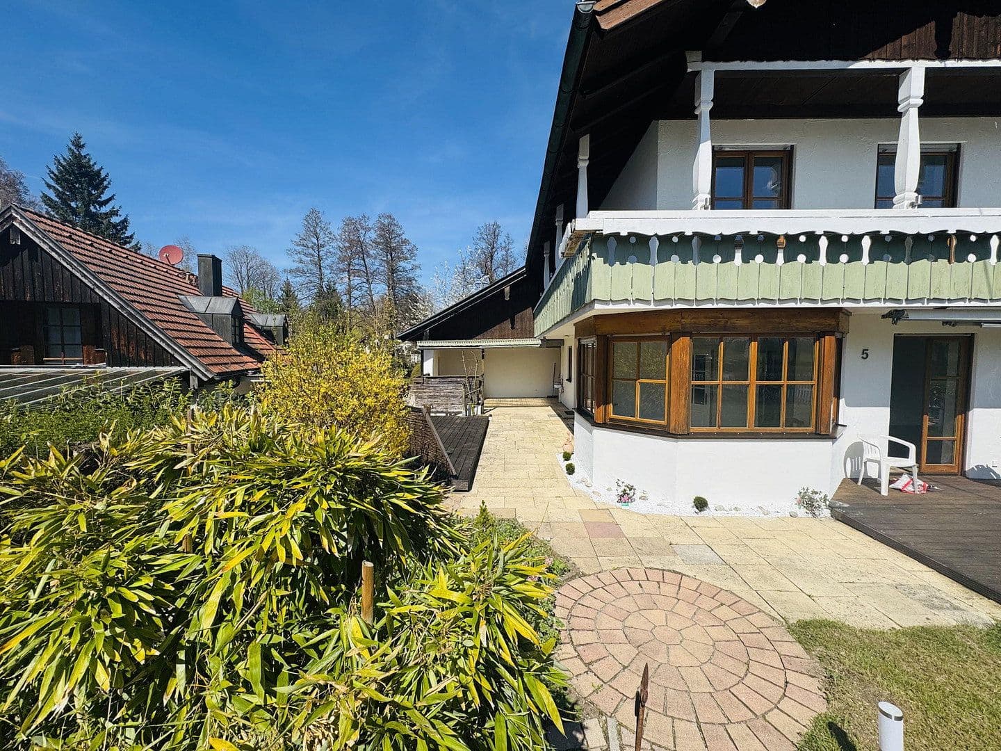 Pronájem domu 250 m², pozemek 908 m², Münsing, Bavorsko Pronájem domu 250 m², pozemek 908 m², Münsing, Bavorsko