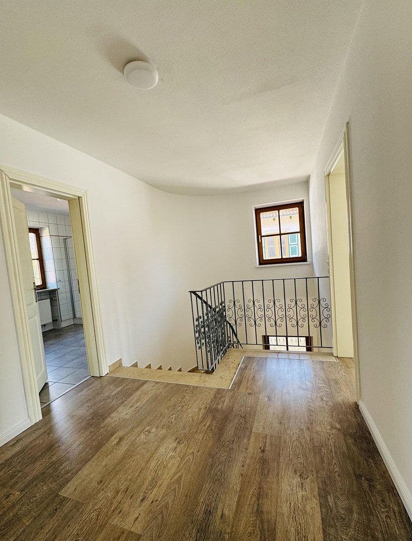 Pronájem domu 250 m², pozemek 908 m², Münsing, Bavorsko Pronájem domu 250 m², pozemek 908 m², Münsing, Bavorsko