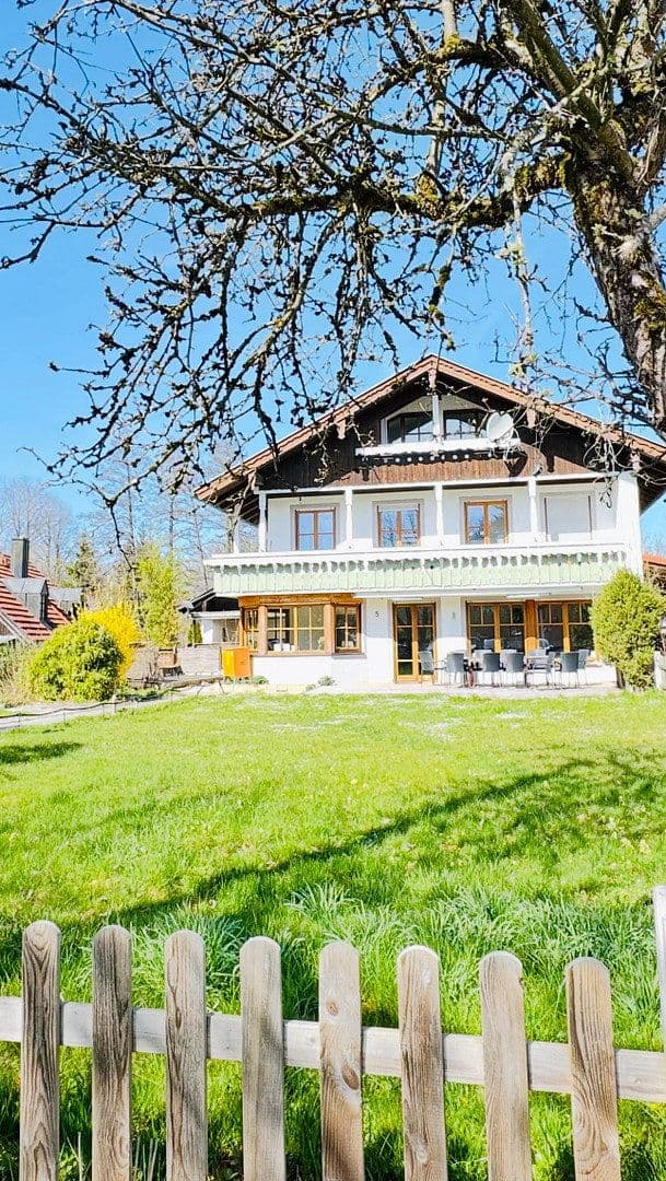 Pronájem domu 250 m², pozemek 908 m², Münsing, Bavorsko Pronájem domu 250 m², pozemek 908 m², Münsing, Bavorsko