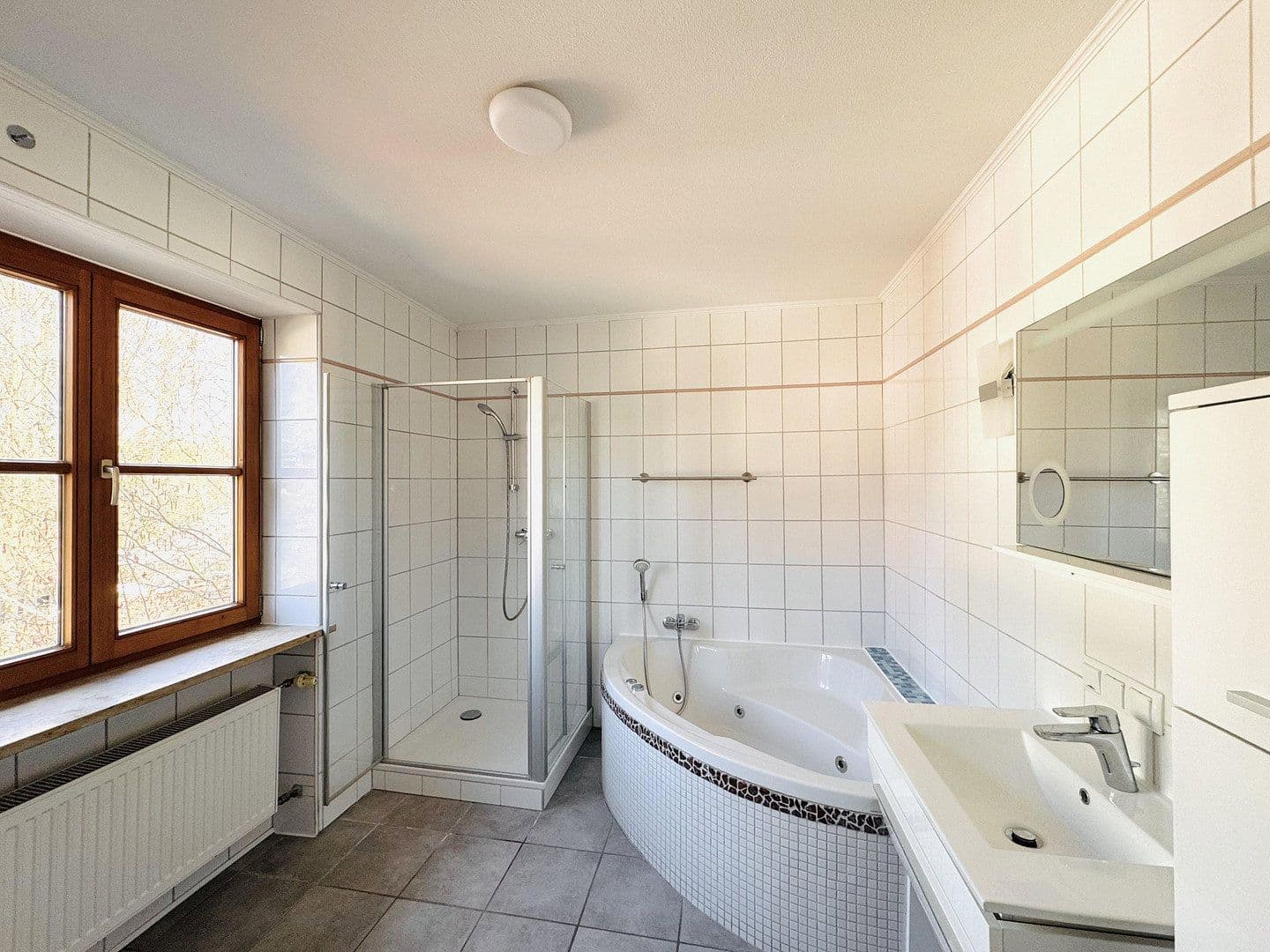 Pronájem domu 250 m², pozemek 908 m², Münsing, Bavorsko Pronájem domu 250 m², pozemek 908 m², Münsing, Bavorsko