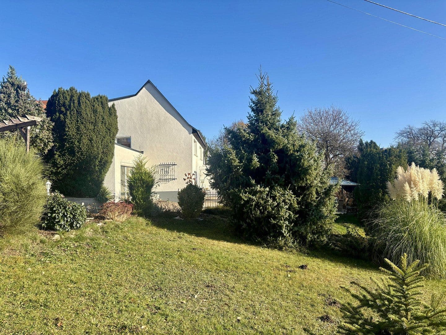 Prodej domu 115 m², pozemek 1.100 m², Seumestraße 40, Grimma, Sasko Prodej domu 115 m², pozemek 1.100 m², Seumestraße 40, Grimma, Sasko