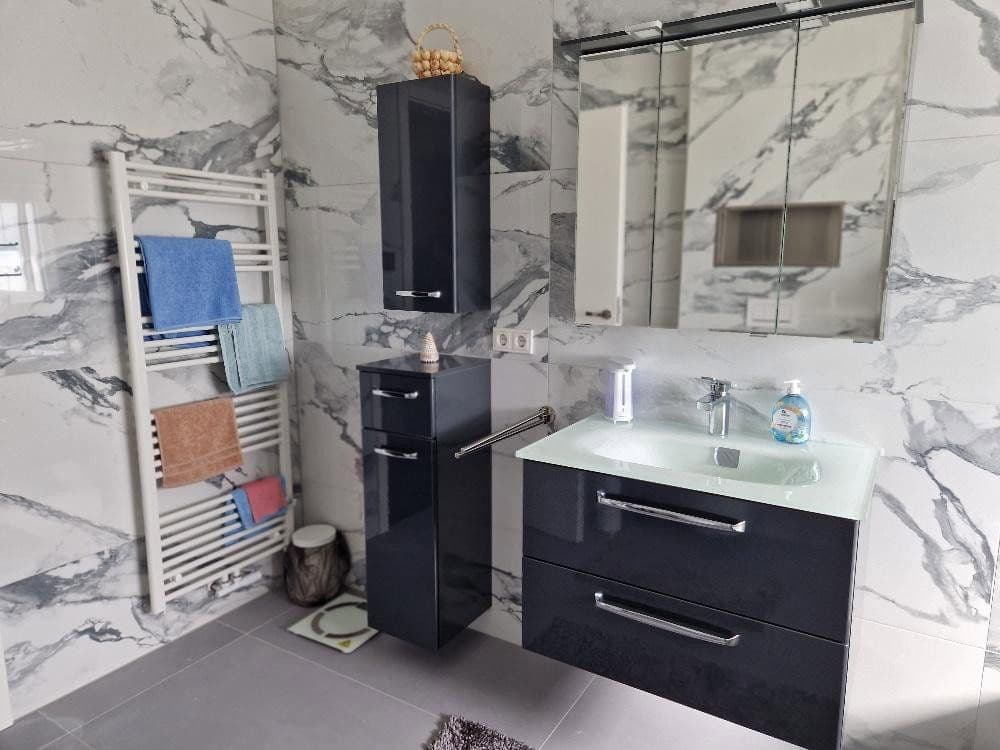 Pronájem domu 140 m², pozemek 150 m², Sängertshöhe, Nümbrecht, Severní Porýní-Vestfálsko Pronájem domu 140 m², pozemek 150 m², Sängertshöhe, Nümbrecht, Severní Porýní-Vestfálsko