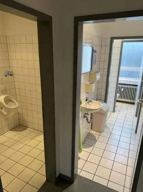 Pronájem kanceláře 300 m², Leverkusen, Severní Porýní-Vestfálsko Pronájem kanceláře 300 m², Leverkusen, Severní Porýní-Vestfálsko