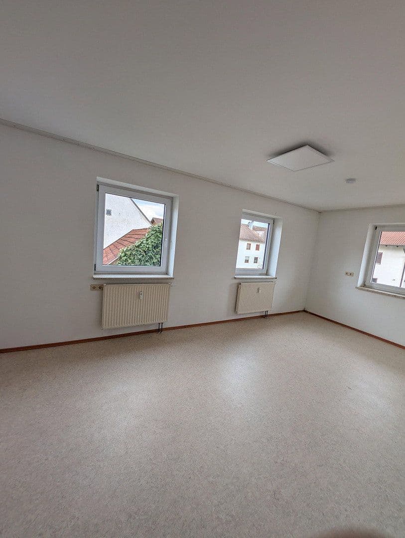 Pronájem bytu 5+1 103 m², Ottobeurer Straße 17, Markt Rettenbach, Bavorsko Pronájem bytu 5+1 103 m², Ottobeurer Straße 17, Markt Rettenbach, Bavorsko