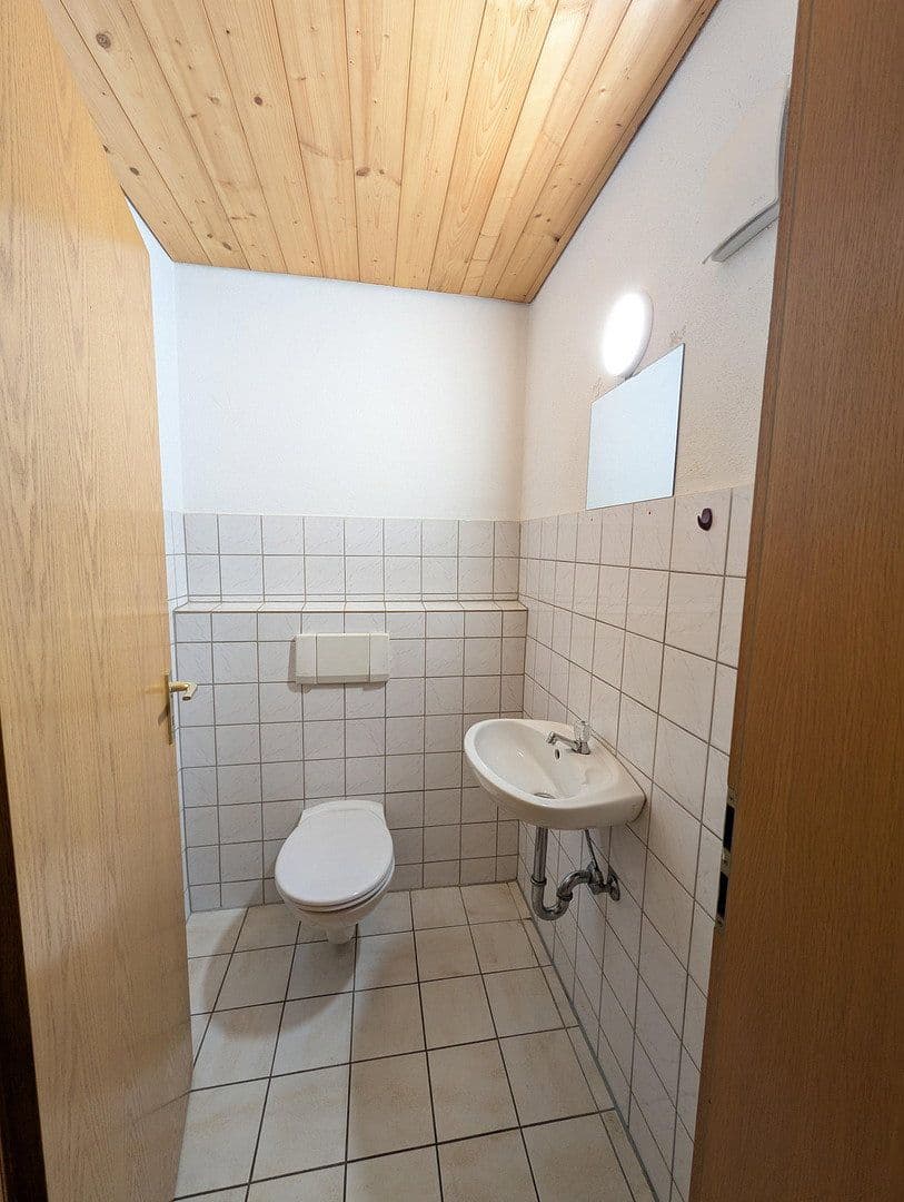 Pronájem bytu 5+1 103 m², Ottobeurer Straße 17, Markt Rettenbach, Bavorsko Pronájem bytu 5+1 103 m², Ottobeurer Straße 17, Markt Rettenbach, Bavorsko