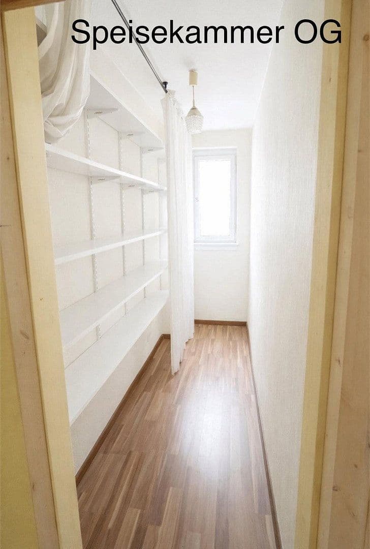 Prodej domu 140 m², pozemek 690 m², Ingelheim am Rhein, Porýní-Falc Prodej domu 140 m², pozemek 690 m², Ingelheim am Rhein, Porýní-Falc