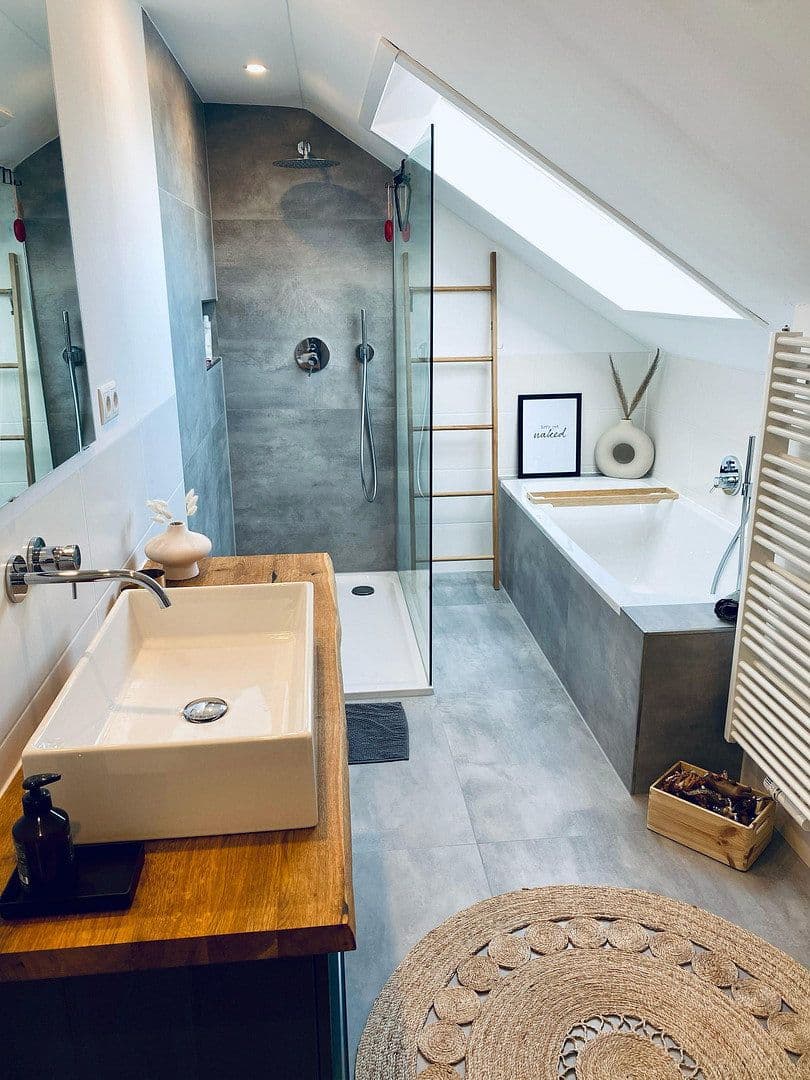 Prodej domu 190 m², pozemek 850 m², Hirschaid, Bavorsko Prodej domu 190 m², pozemek 850 m², Hirschaid, Bavorsko