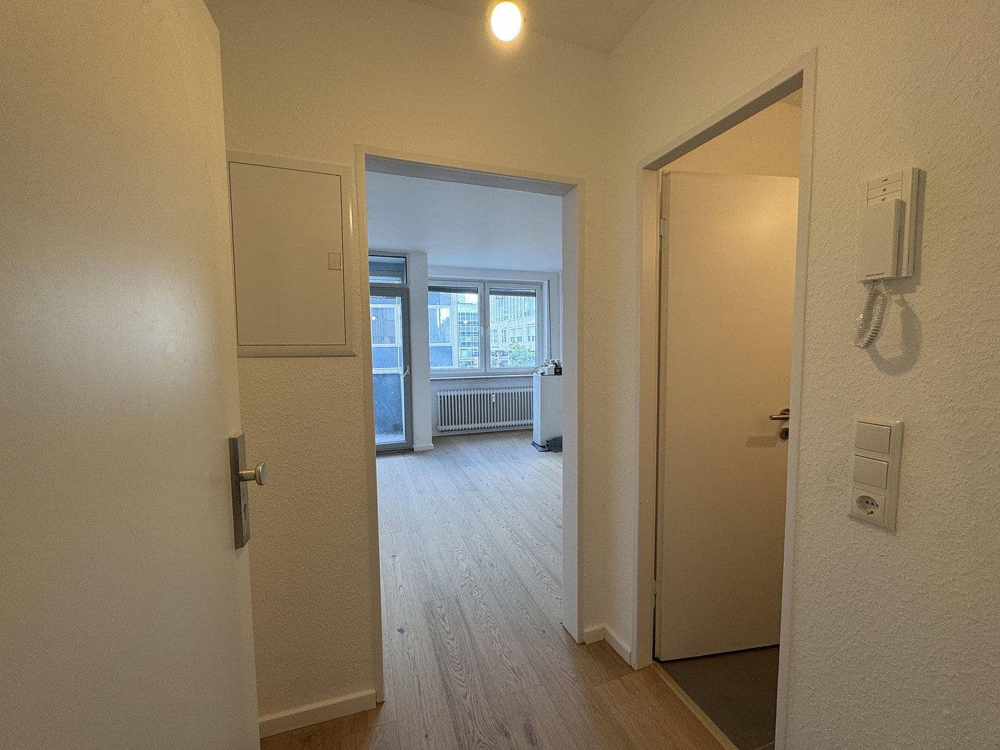 Pronájem bytu 1+1 33 m², Zeil 39, Frankfurt am Main, Hessen Pronájem bytu 1+1 33 m², Zeil 39, Frankfurt am Main, Hessen