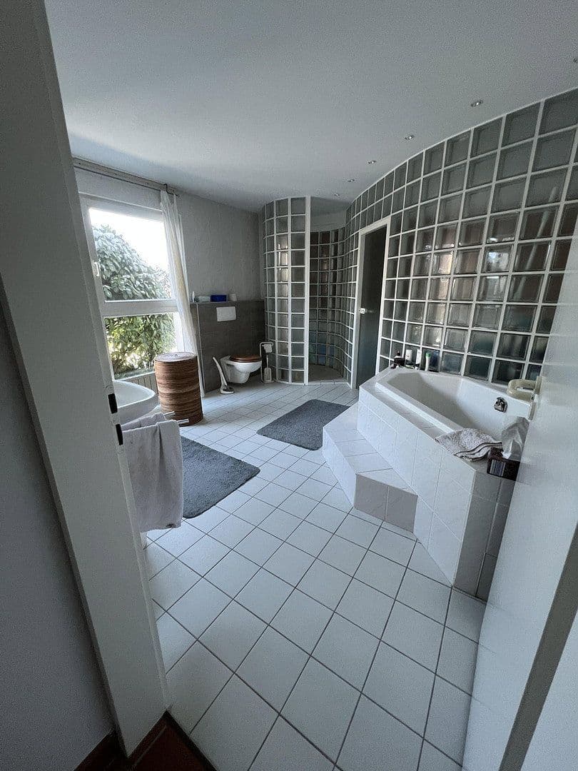 Prodej domu 264 m², pozemek 796 m², Schorndorf, Bádensko-Württembersko Prodej domu 264 m², pozemek 796 m², Schorndorf, Bádensko-Württembersko