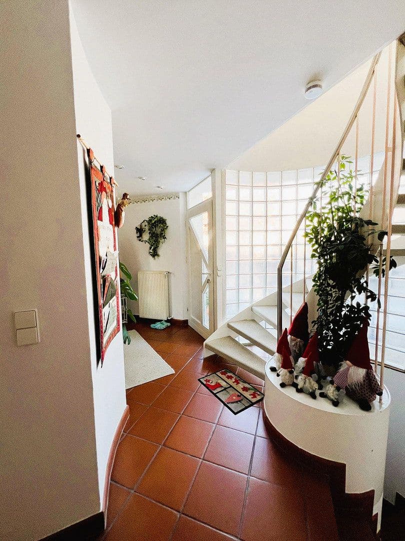 Prodej domu 264 m², pozemek 796 m², Schorndorf, Bádensko-Württembersko Prodej domu 264 m², pozemek 796 m², Schorndorf, Bádensko-Württembersko