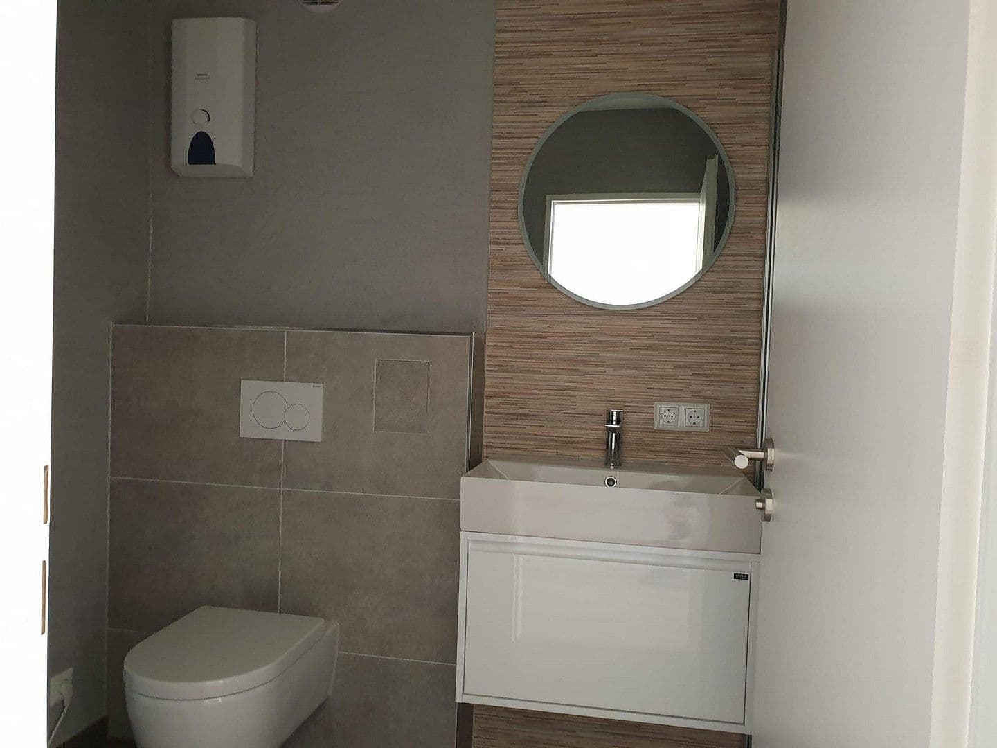 Pronájem bytu 2+1 57 m², Kasernenstraße 79, Radolfzell am Bodensee, Bádensko-Württembersko Pronájem bytu 2+1 57 m², Kasernenstraße 79, Radolfzell am Bodensee, Bádensko-Württembersko