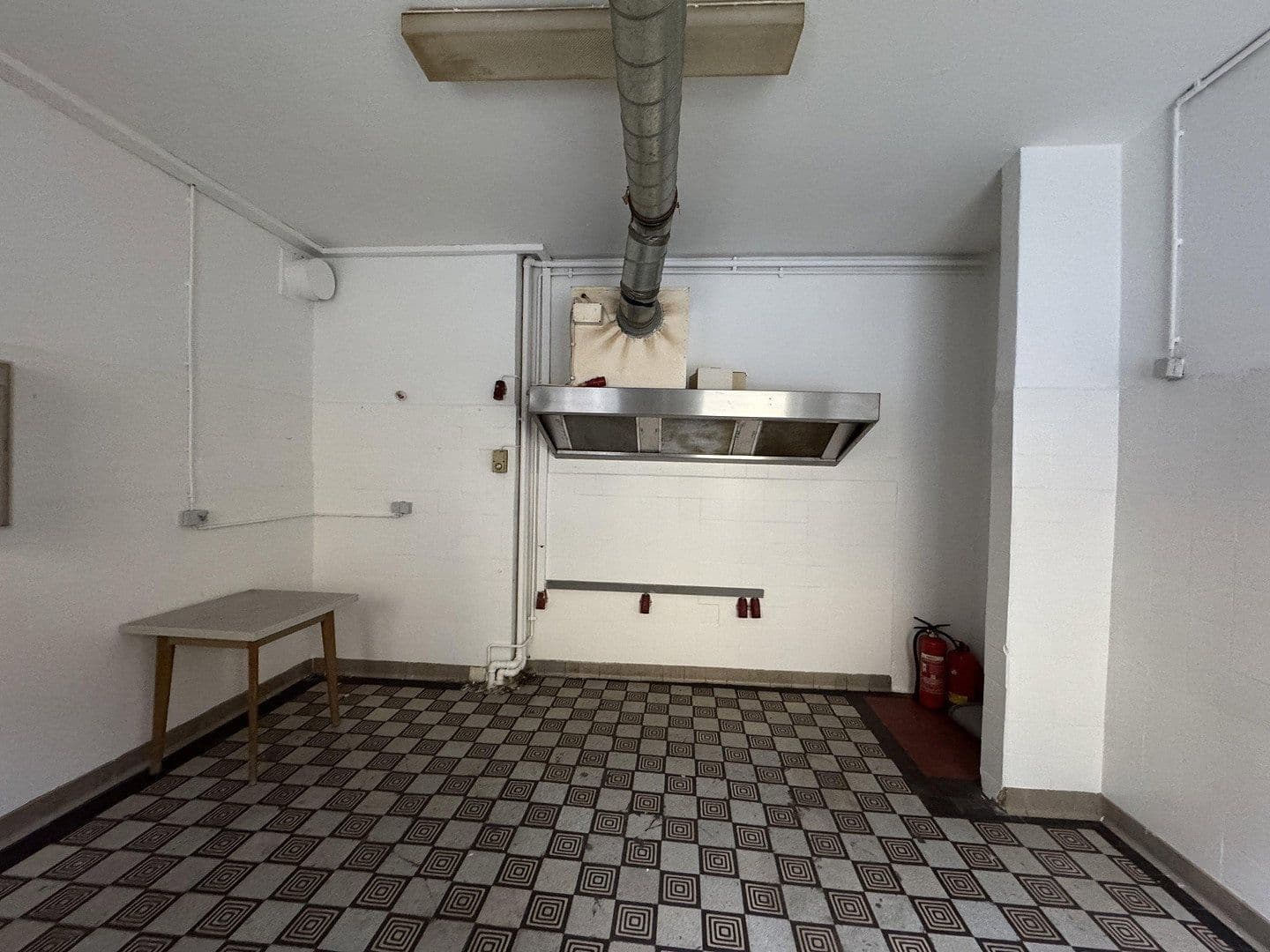 Pronájem nebytového prostoru 100 m², Augustastraße, Duisburg, Severní Porýní-Vestfálsko Pronájem nebytového prostoru 100 m², Augustastraße, Duisburg, Severní Porýní-Vestfálsko