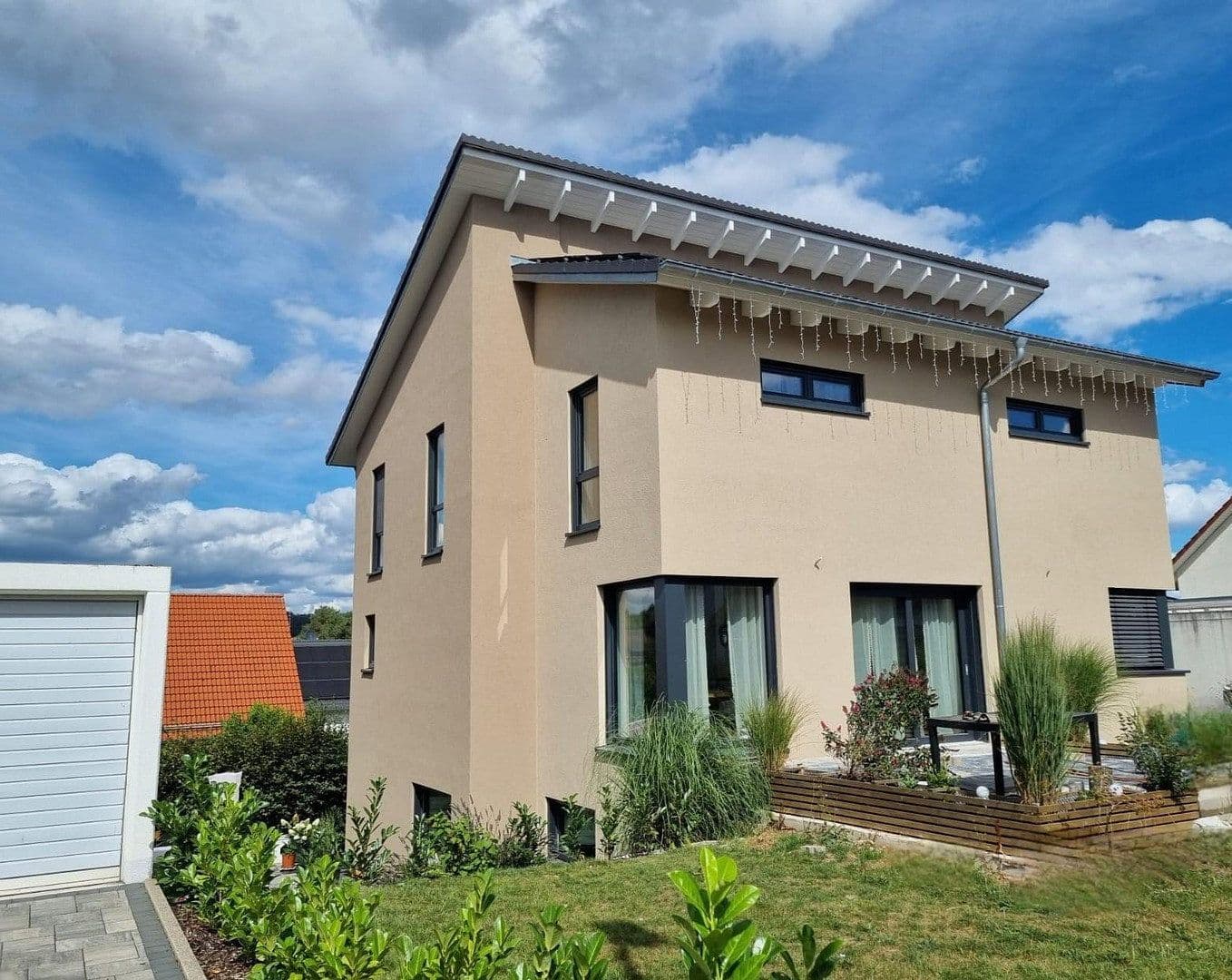 Prodej domu 254 m², pozemek 567 m², Roden, Bavorsko Prodej domu 254 m², pozemek 567 m², Roden, Bavorsko