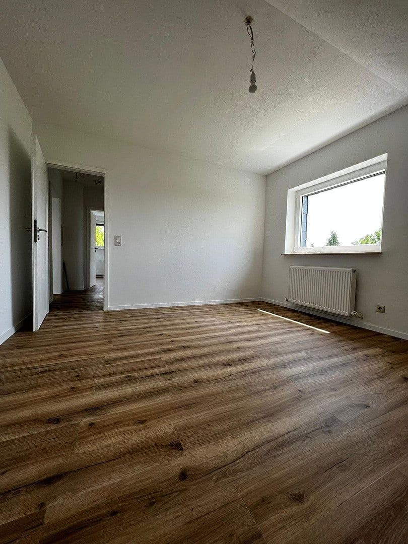 Pronájem bytu 3+1 70 m², Sperberstraße 18, Leichlingen, Severní Porýní-Vestfálsko Pronájem bytu 3+1 70 m², Sperberstraße 18, Leichlingen, Severní Porýní-Vestfálsko