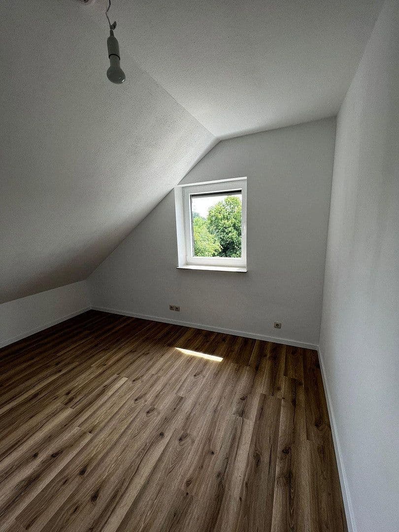 Pronájem bytu 3+1 70 m², Sperberstraße 18, Leichlingen, Severní Porýní-Vestfálsko Pronájem bytu 3+1 70 m², Sperberstraße 18, Leichlingen, Severní Porýní-Vestfálsko