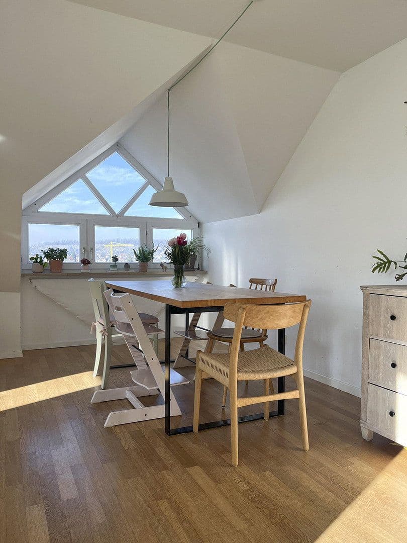 Prodej bytu 4+kk 103 m², Stuttgart, Bádensko-Württembersko Prodej bytu 4+kk 103 m², Stuttgart, Bádensko-Württembersko