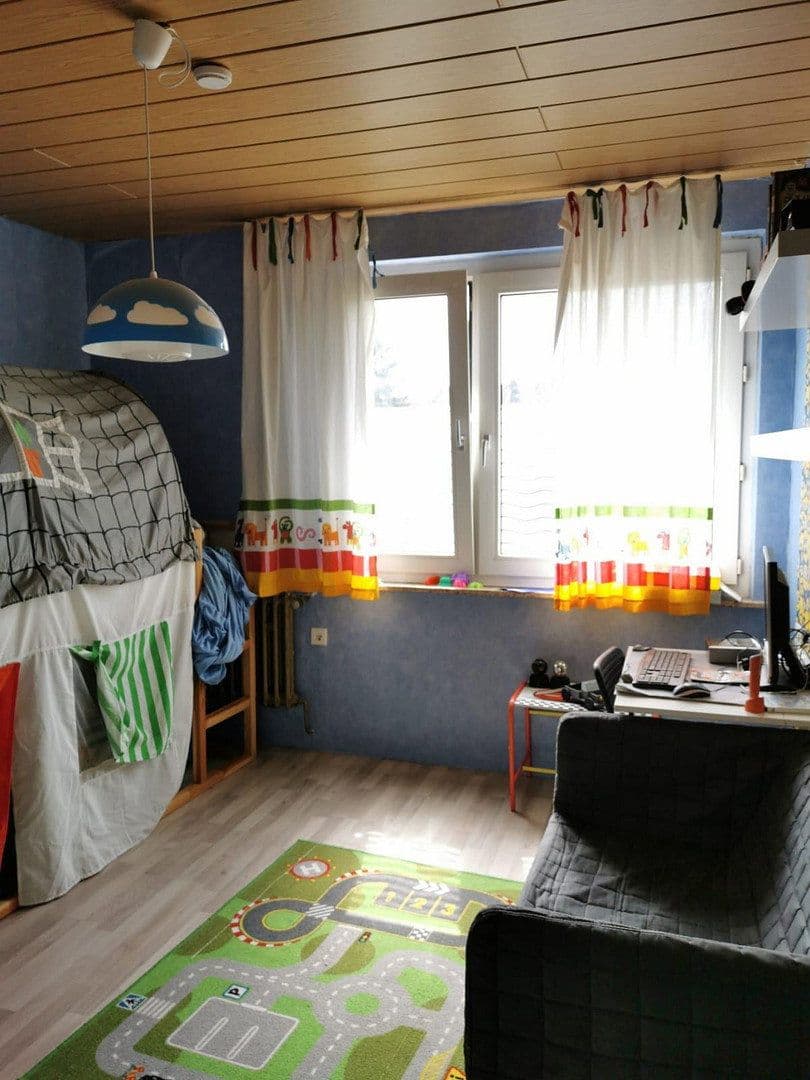 Pronájem bytu 4+1 100 m², Gartsträucherstr.113, Duisburg, Severní Porýní-Vestfálsko Pronájem bytu 4+1 100 m², Gartsträucherstr.113, Duisburg, Severní Porýní-Vestfálsko